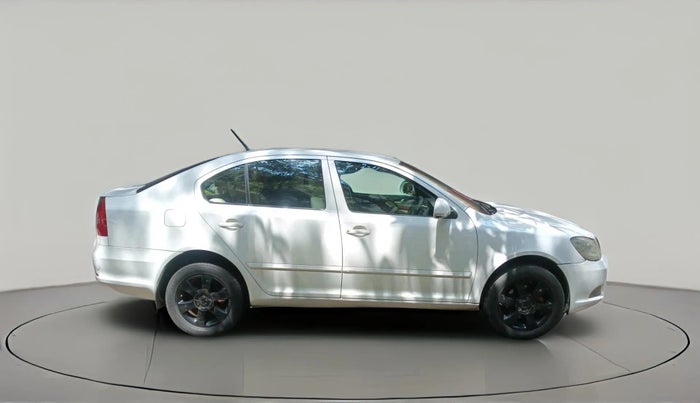 2010 Skoda Laura AMBIENTE 1.9 TDI AT, Diesel, Automatic, 1,13,763 km, exterior