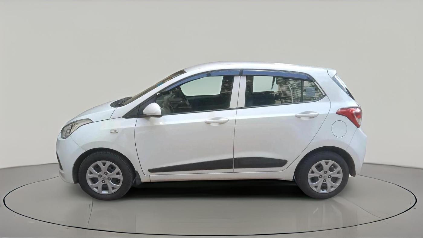 2016 Hyundai Grand i10 MAGNA AT 1.2 KAPPA VTVT, Petrol, Automatic, 22,576 km, exterior