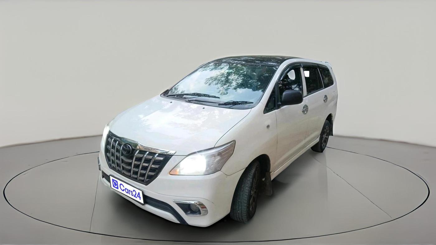 2014 Toyota Innova 2.5 GX 8 STR, Diesel, Manual, 1,41,821 km, exterior