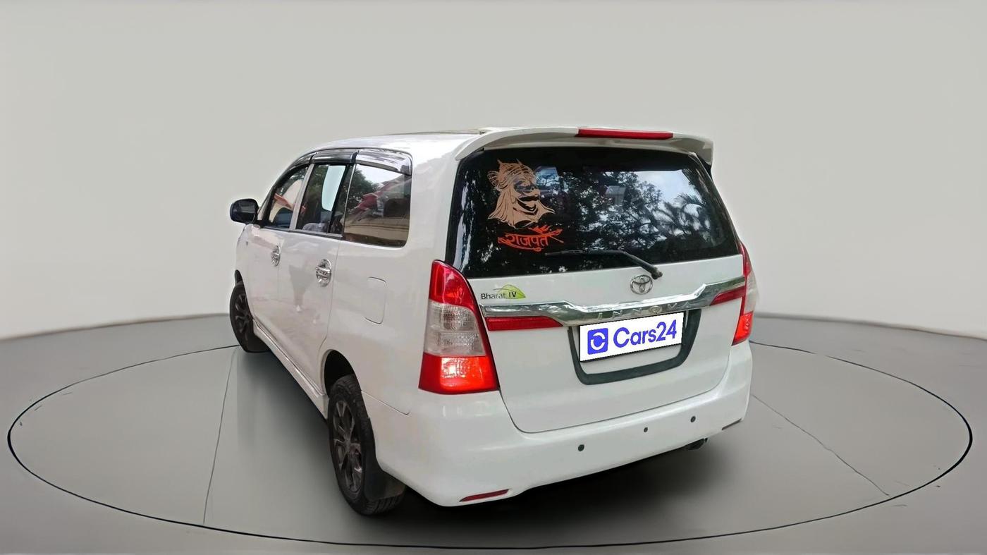 2014 Toyota Innova 2.5 GX 8 STR, Diesel, Manual, 1,41,821 km, exterior