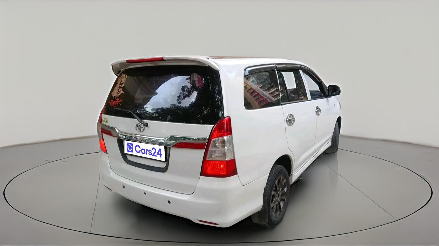 2014 Toyota Innova 2.5 GX 8 STR, Diesel, Manual, 1,41,821 km, exterior