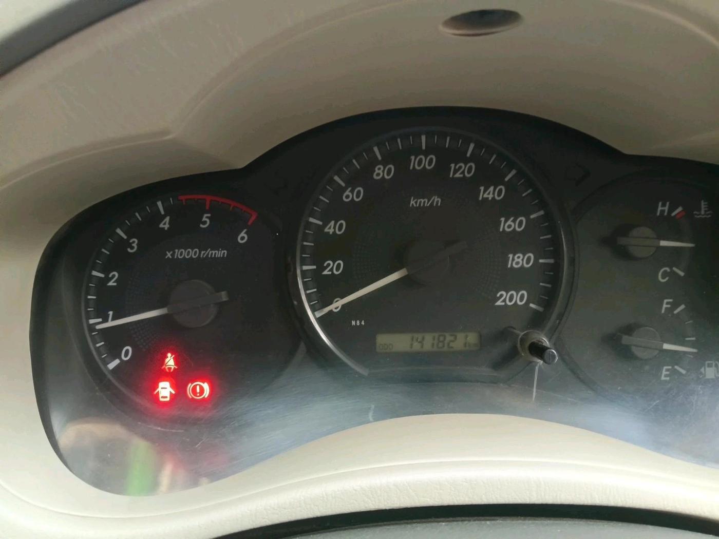 2014 Toyota Innova 2.5 GX 8 STR, Diesel, Manual, 1,41,821 km, interior