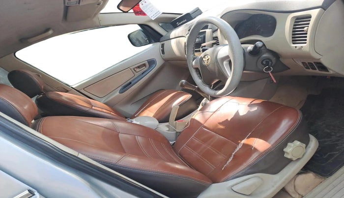 2012 Toyota Innova 2.5 G4 8 STR, Diesel, Manual, 2,88,444 km, interior