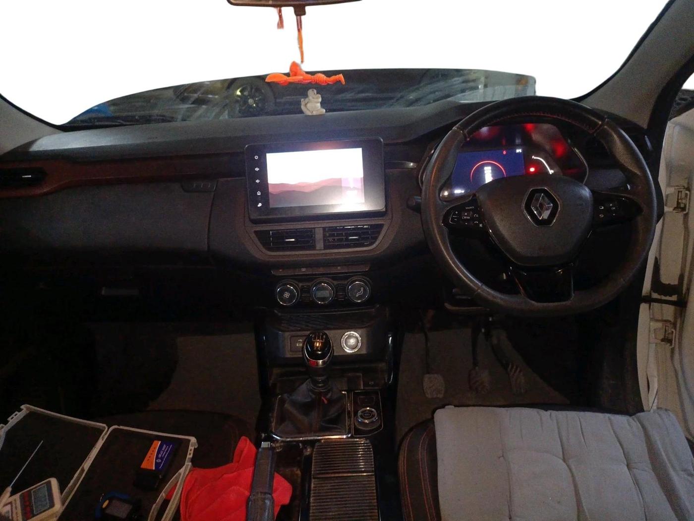 2022 Renault Kiger RXZ MT, Petrol, Manual, 47,003 km, interior
