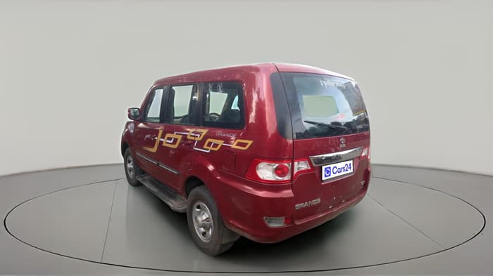 2011 Tata Sumo Grande MK II GX, Diesel, Manual, 94,008 km, exterior