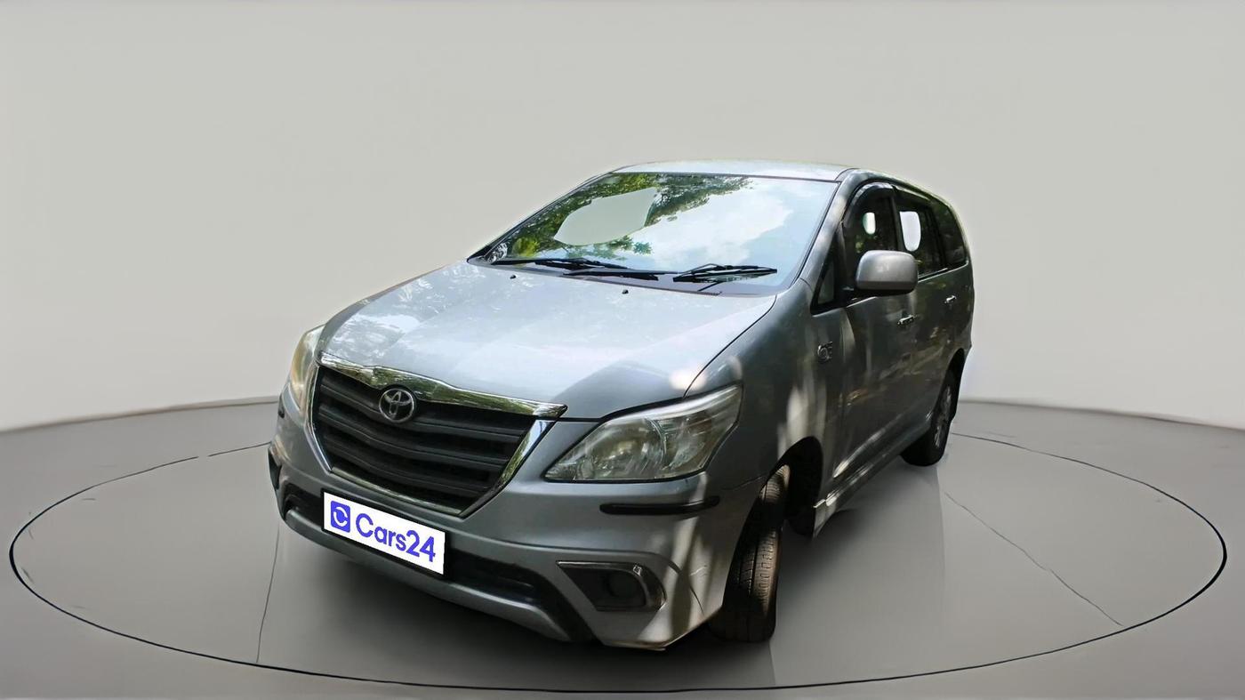 2014 Toyota Innova 2.5 G 8 STR, Diesel, Manual, 1,61,090 km, exterior