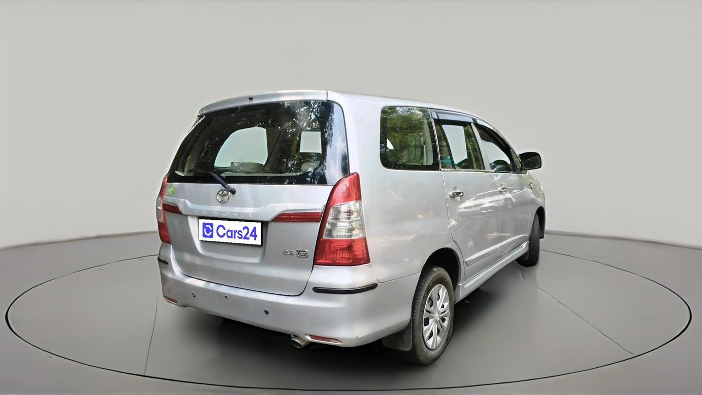2014 Toyota Innova 2.5 G 8 STR, Diesel, Manual, 1,61,090 km, exterior