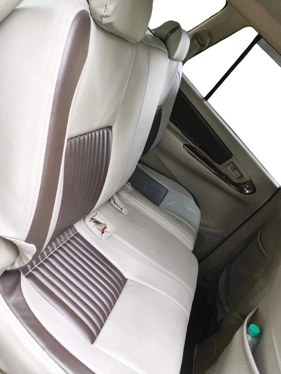 2014 Toyota Innova 2.5 G 8 STR, Diesel, Manual, 1,61,090 km, interior