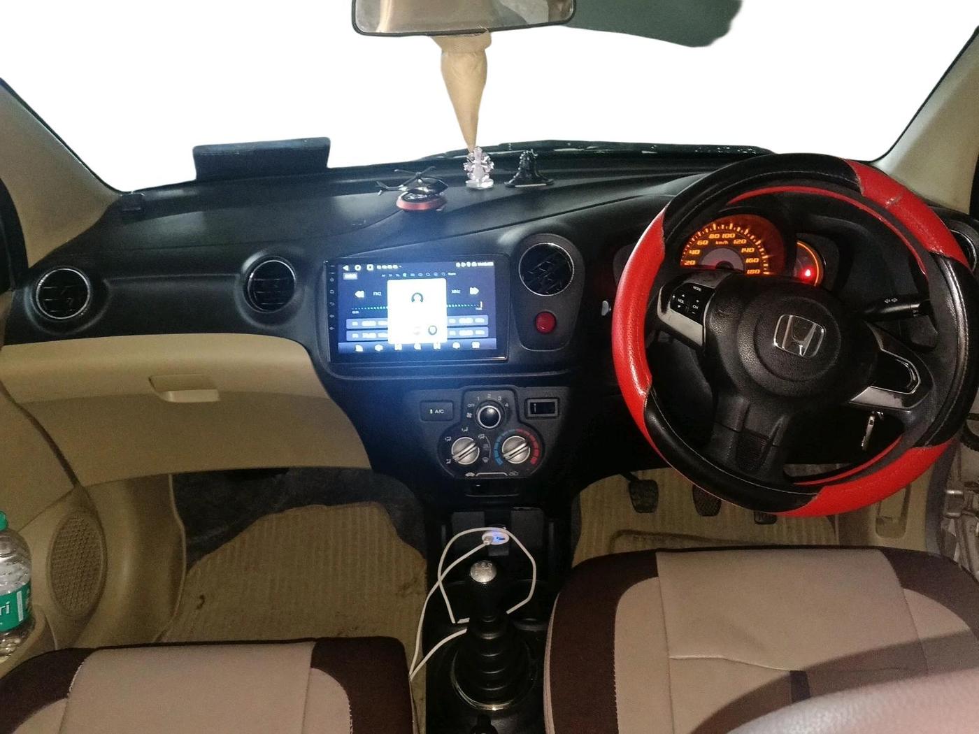 2014 Honda Amaze 1.2L I-VTEC S, Petrol, Manual, 1,04,788 km, interior