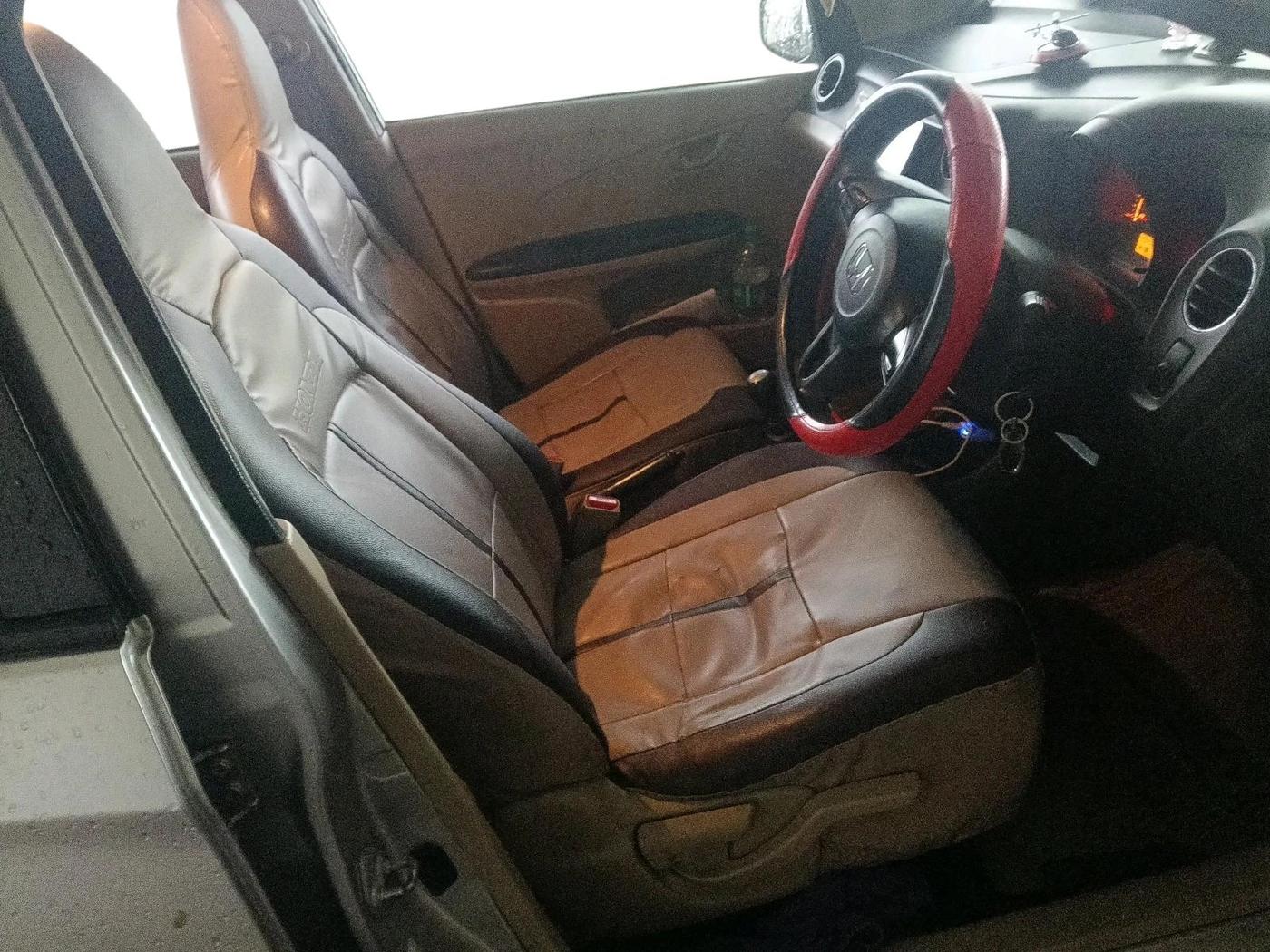 2014 Honda Amaze 1.2L I-VTEC S, Petrol, Manual, 1,04,788 km, interior