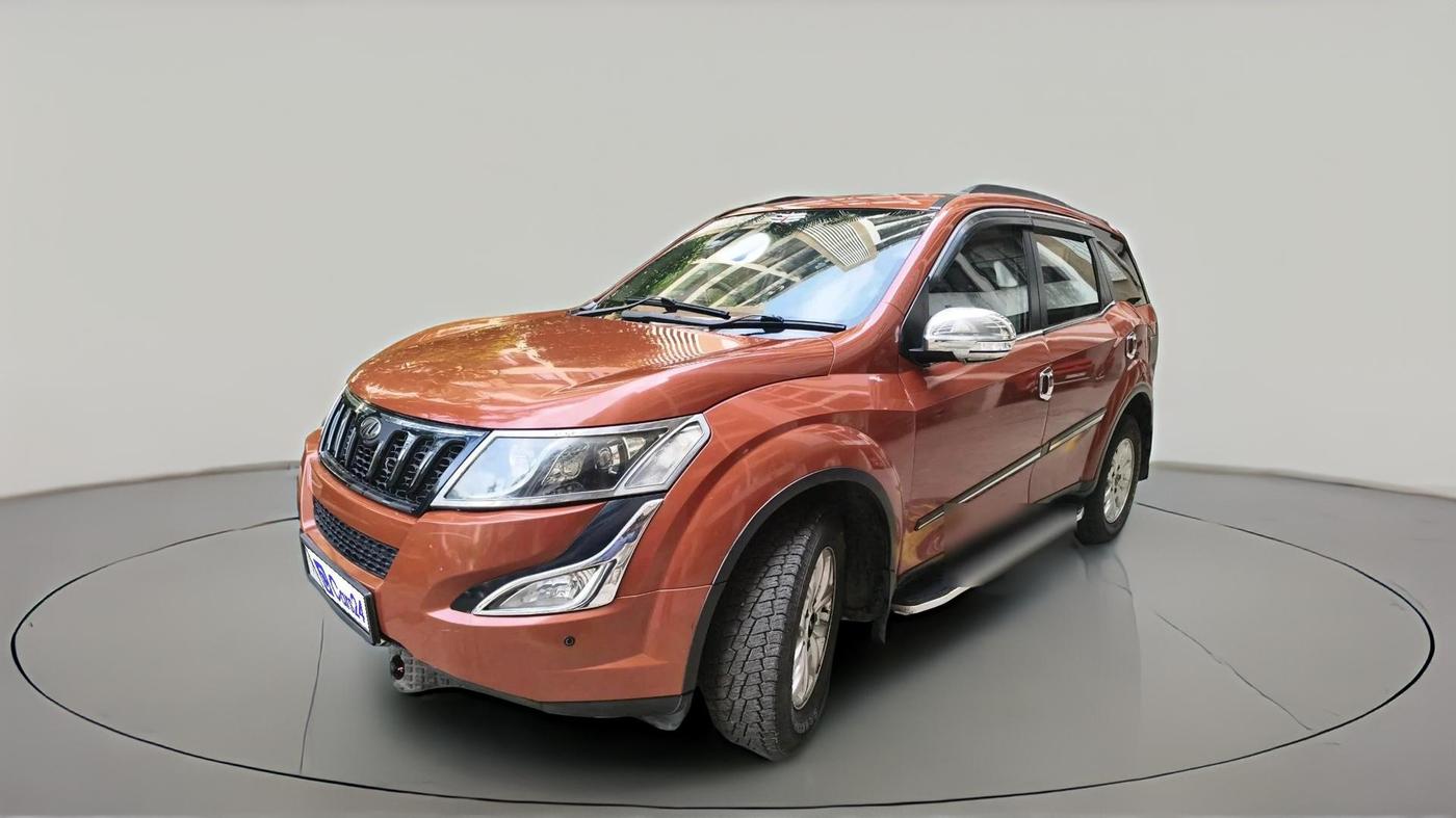 2017 Mahindra XUV500 W6 AT, Diesel, Automatic, 49,903 km, exterior