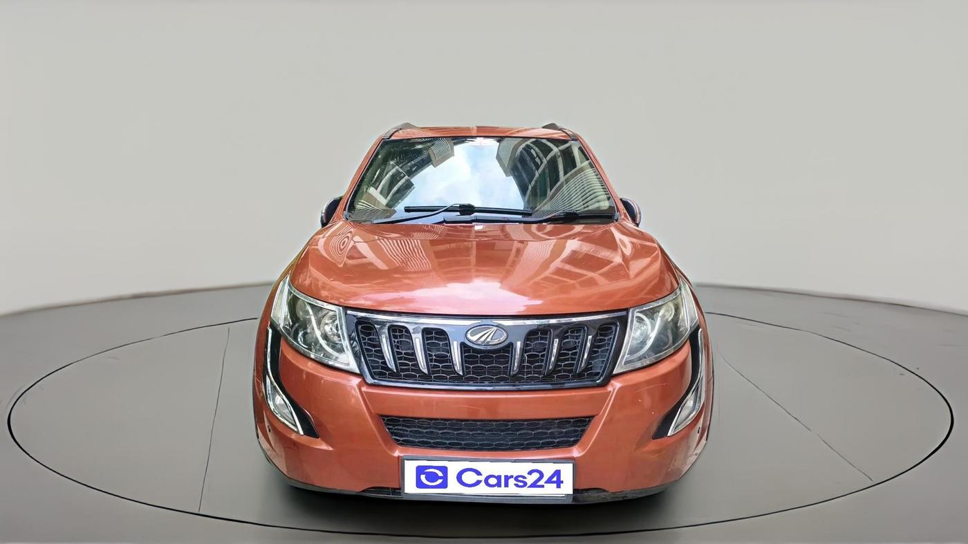 2017 Mahindra XUV500 W6 AT, Diesel, Automatic, 49,903 km, exterior