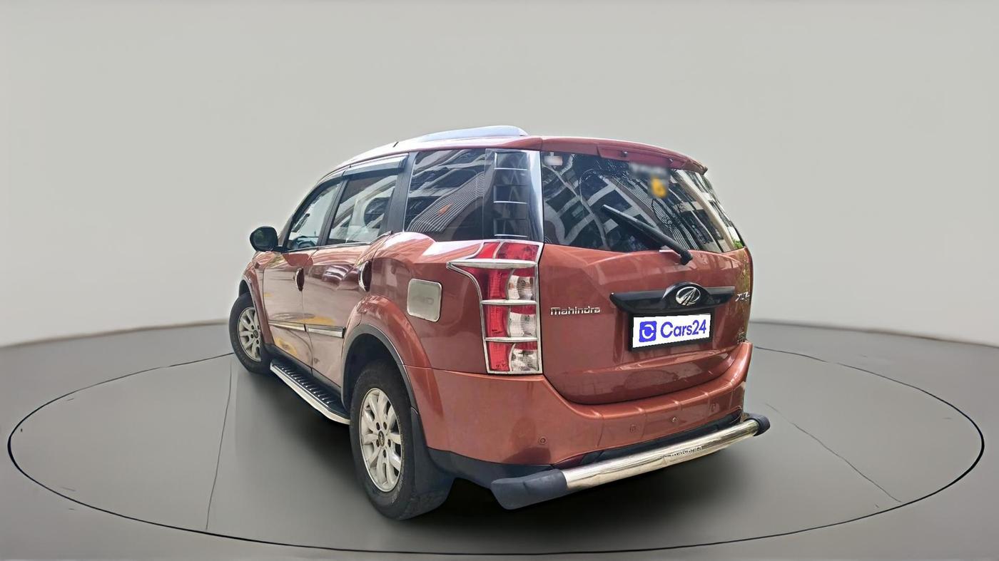 2017 Mahindra XUV500 W6 AT, Diesel, Automatic, 49,903 km, exterior