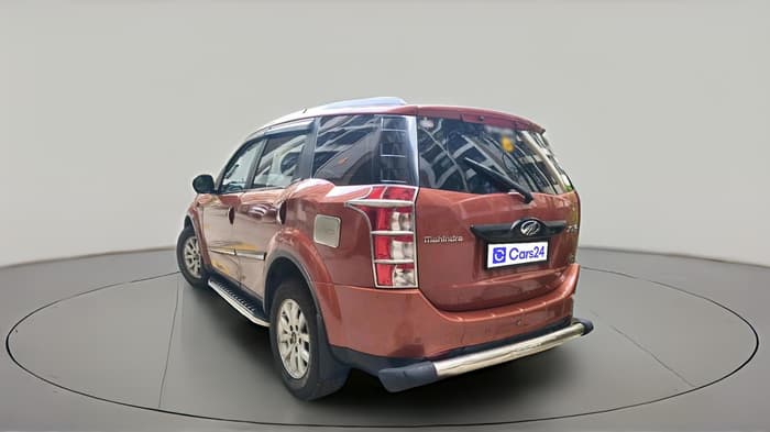 2017 Mahindra XUV500 W6 AT, Diesel, Automatic, 49,903 km, exterior