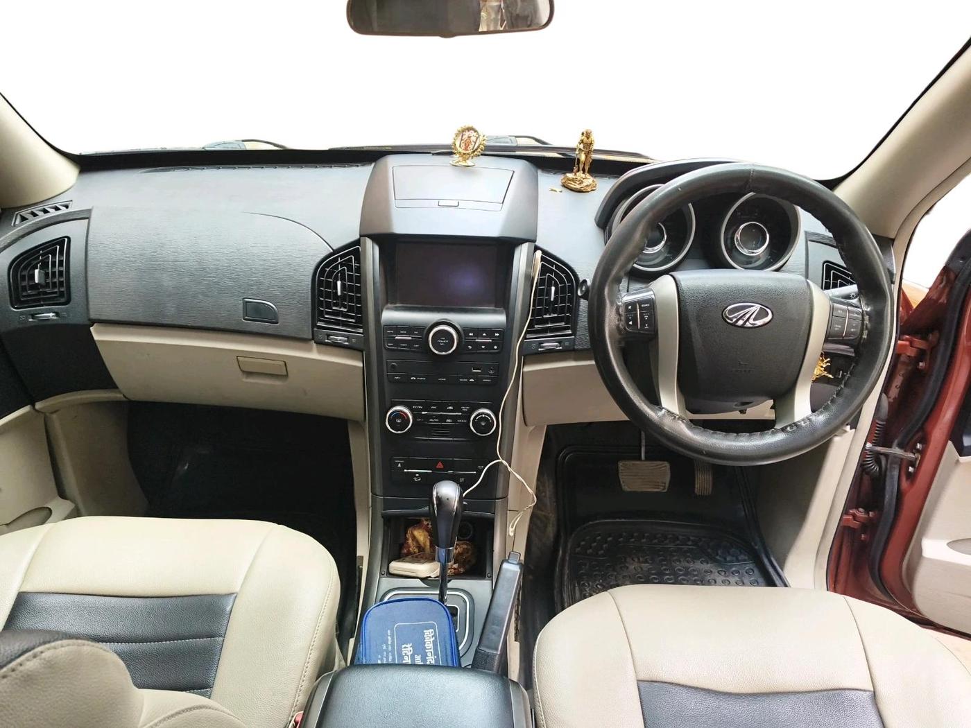2017 Mahindra XUV500 W6 AT, Diesel, Automatic, 49,903 km, interior