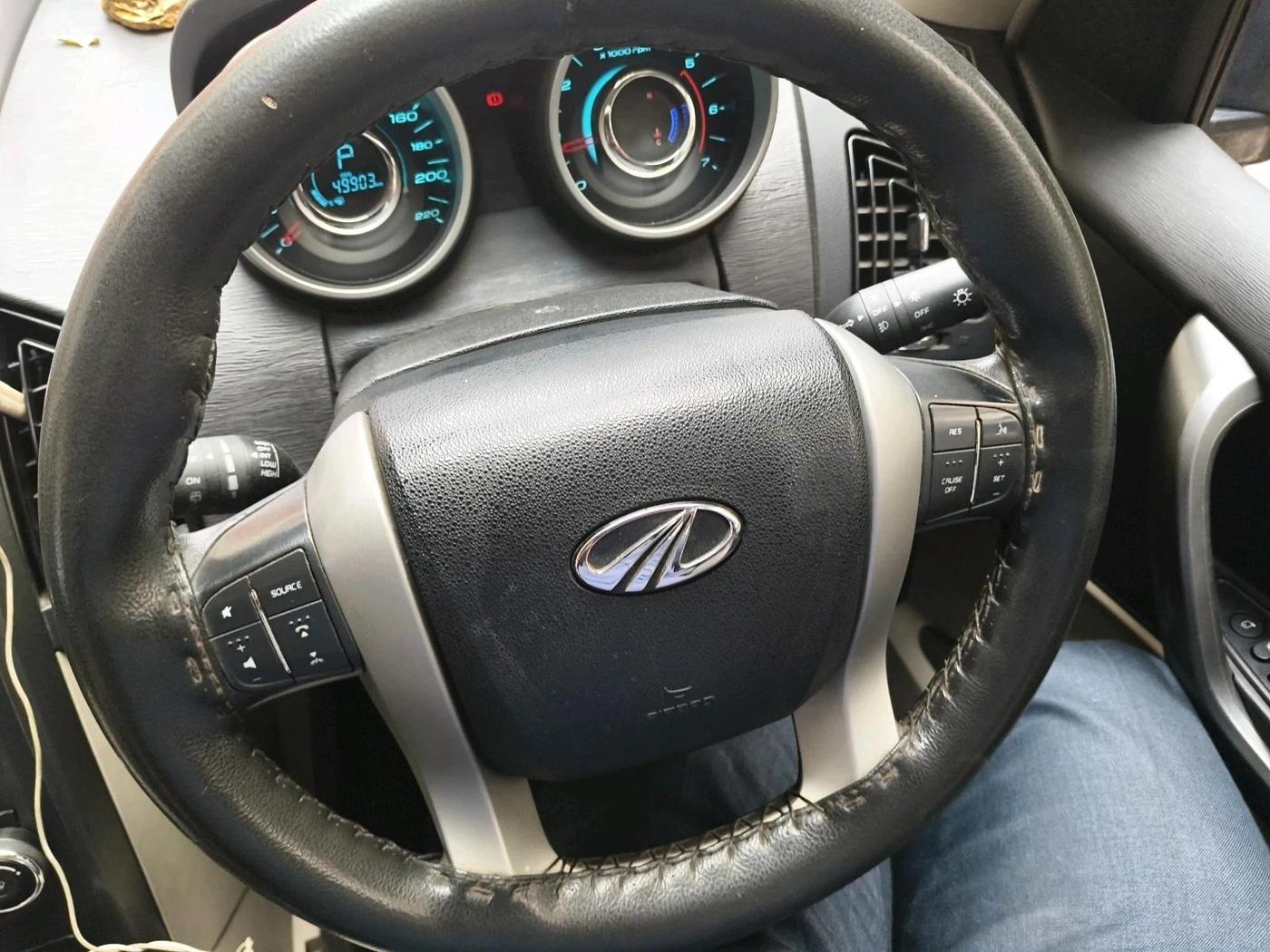 2017 Mahindra XUV500 W6 AT, Diesel, Automatic, 49,903 km, interior