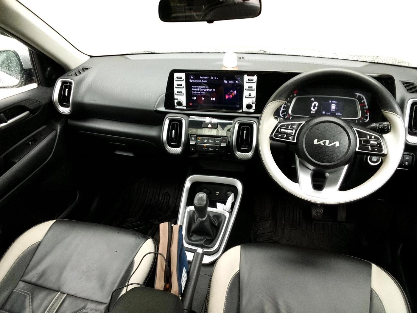 2023 KIA SONET HTK PLUS 1.0 IMT, Petrol, Manual, 2,175 km, interior