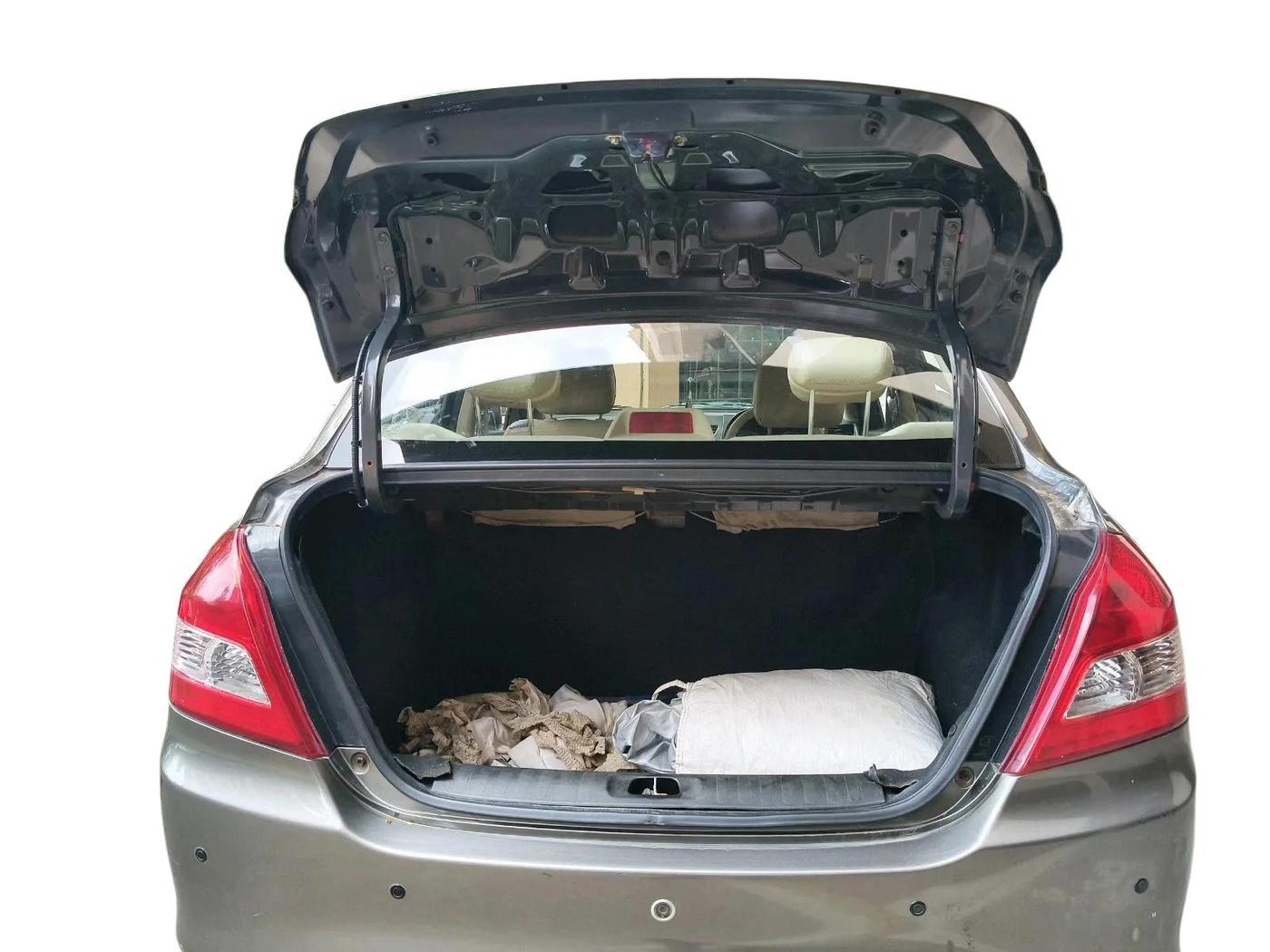 2015 Maruti Swift Dzire VXI, Petrol, Manual, 27,927 km, exterior