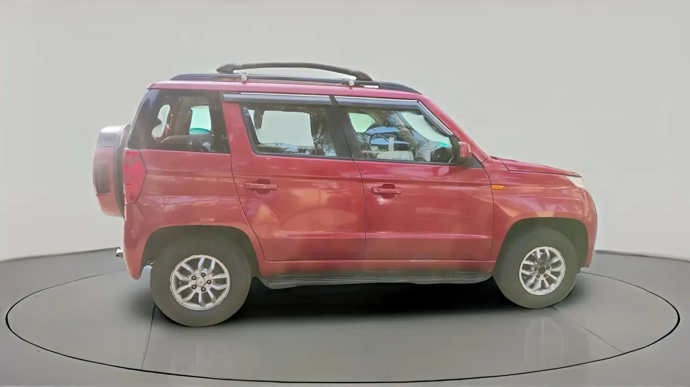 2016 Mahindra TUV300 T8, Diesel, Manual, 1,98,906 km, exterior