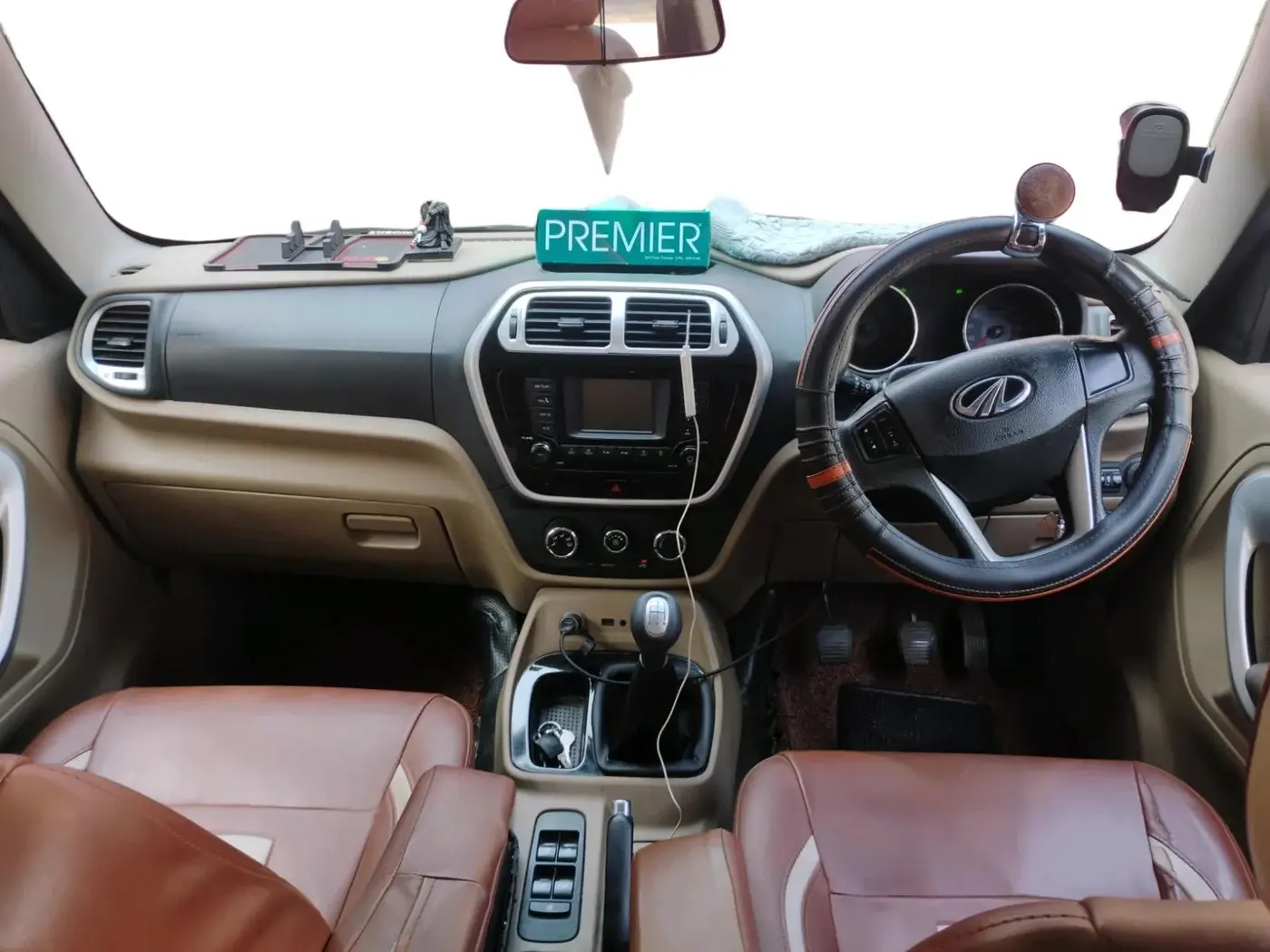 2016 Mahindra TUV300 T8, Diesel, Manual, 1,98,906 km, interior