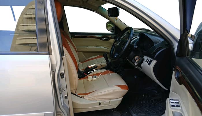 2012 Mitsubishi Pajero Sport 2.5 MT 4X4, Diesel, Manual, 1,33,417 km, interior