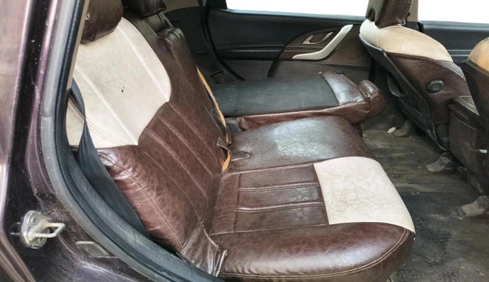 2012 Mahindra XUV500 W8, Diesel, Manual, 1,19,657 km, interior