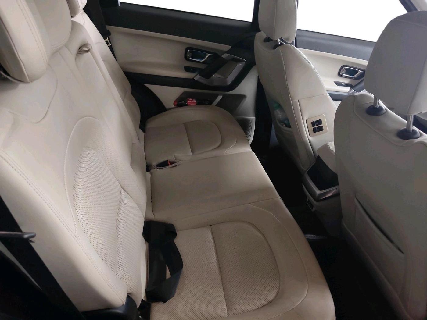 2023 Tata Safari XZ PLUS, Diesel, Manual, 20,689 km, interior