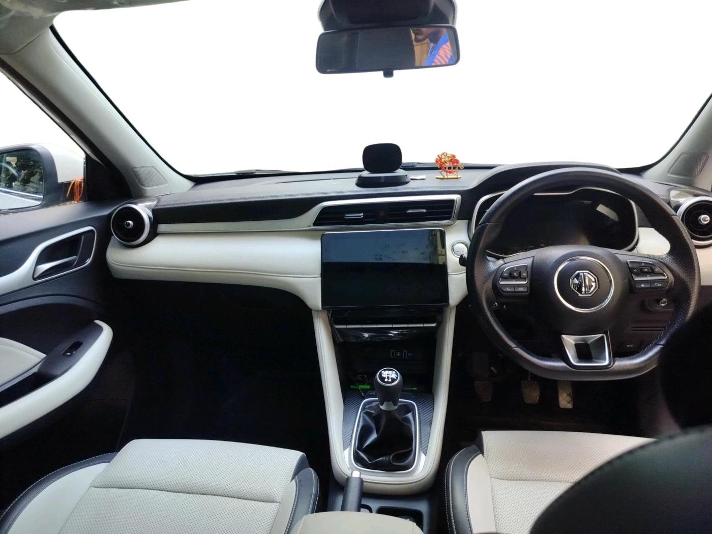 2023 MG ASTOR  SHARP 1.5 MT IVORY , Petrol, Manual, 13,500 km, interior
