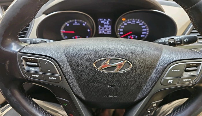 2016 Hyundai Santa Fe 2 WD AT, Diesel, Automatic, 70,152 km, interior