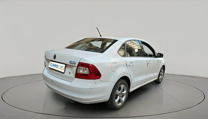 2013 Skoda Rapid ELEGANCE 1.6 MPI MT, Petrol, Manual, 94,297 km, exterior