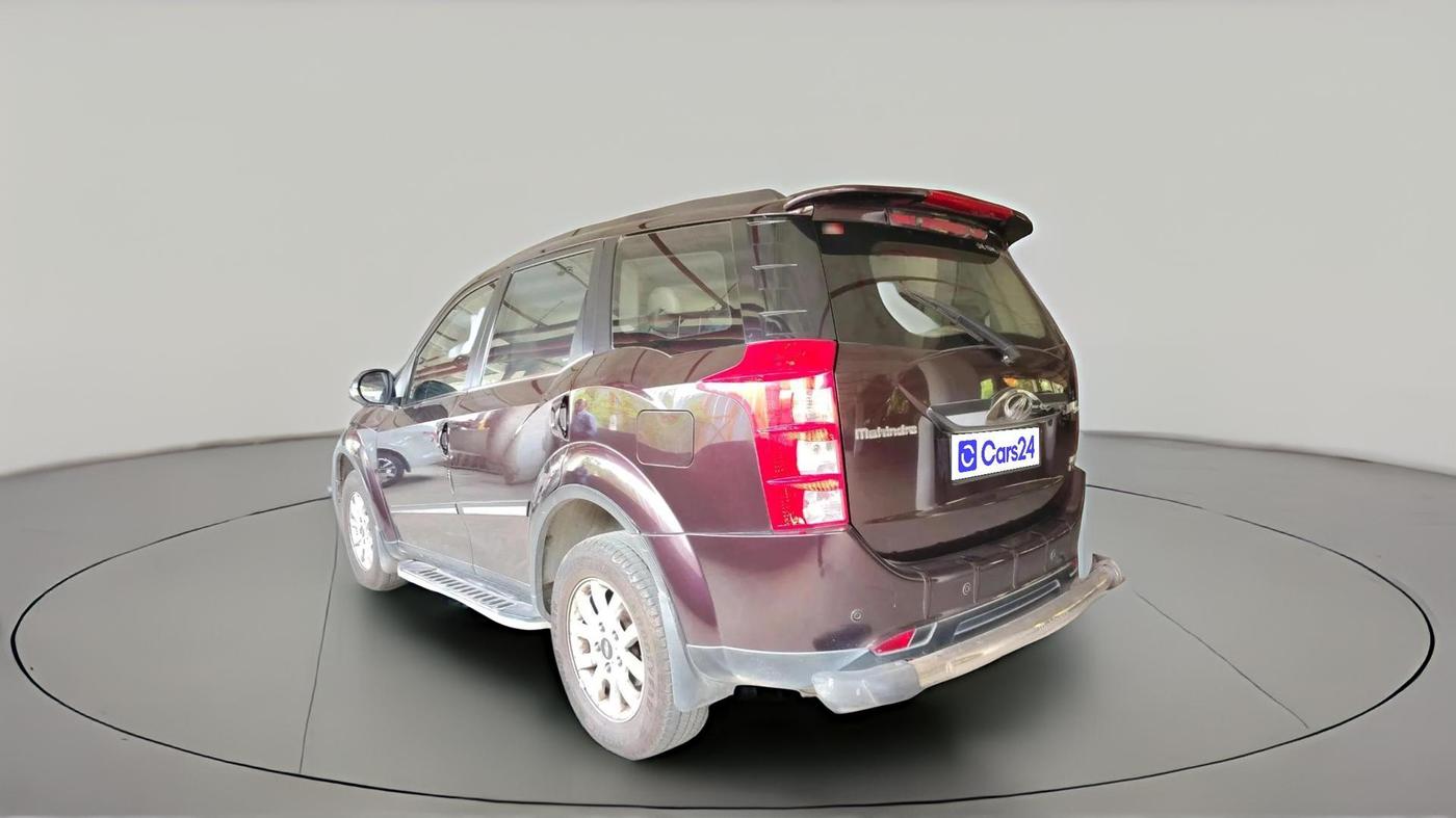 2016 Mahindra XUV500 W10 AT, Diesel, Automatic, 62,692 km, exterior