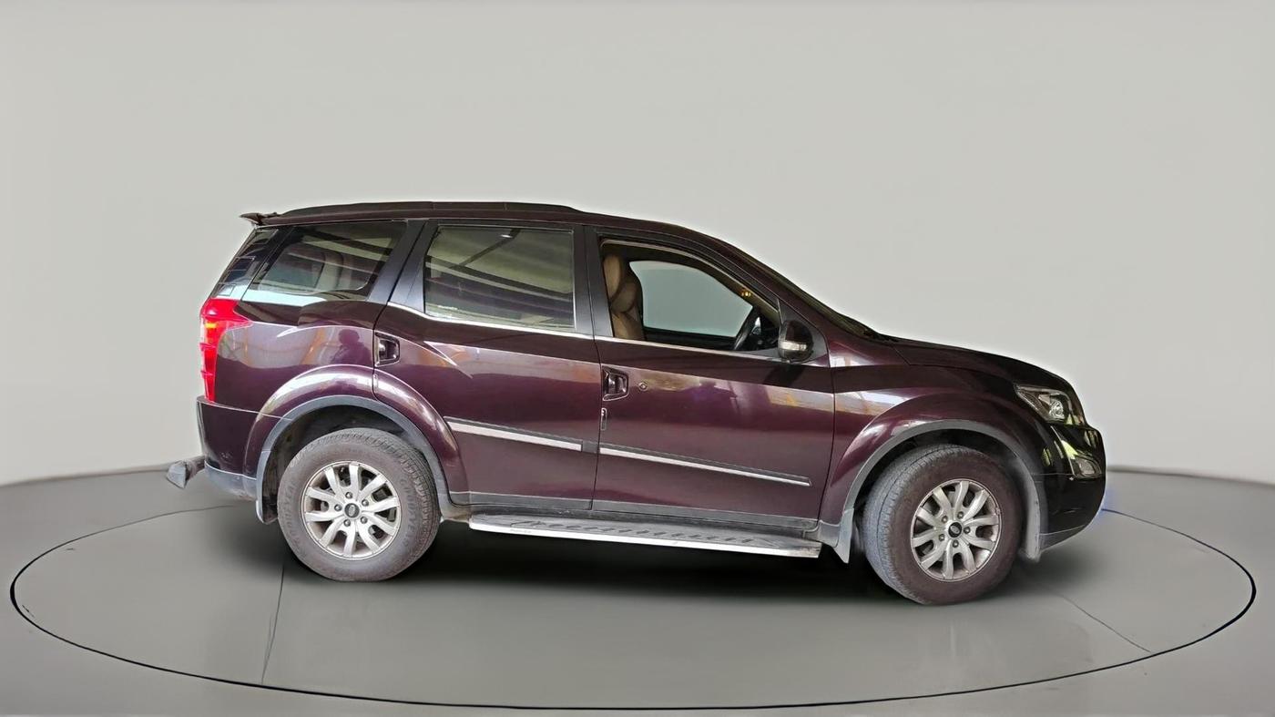 2016 Mahindra XUV500 W10 AT, Diesel, Automatic, 62,692 km, exterior