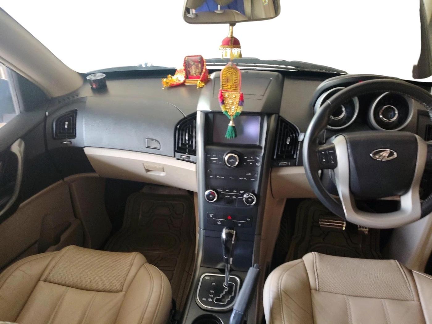 2016 Mahindra XUV500 W10 AT, Diesel, Automatic, 62,692 km, interior