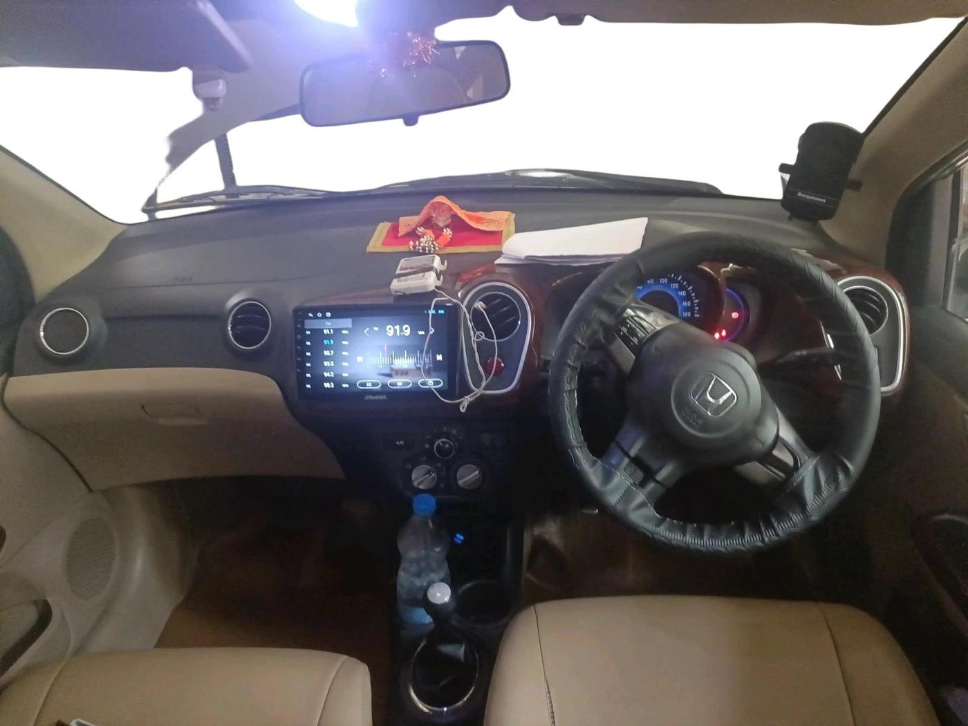2014 Honda Mobilio 1.5L I-DTEC RS, Diesel, Manual, 1,98,532 km, interior