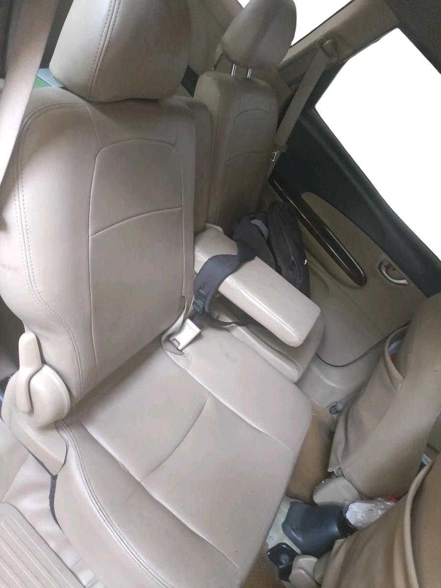 2014 Honda Mobilio 1.5L I-DTEC RS, Diesel, Manual, 1,98,532 km, interior