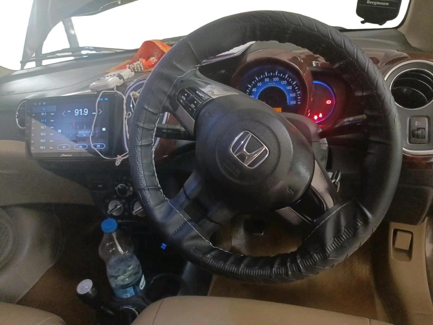 2014 Honda Mobilio 1.5L I-DTEC RS, Diesel, Manual, 1,98,532 km, interior