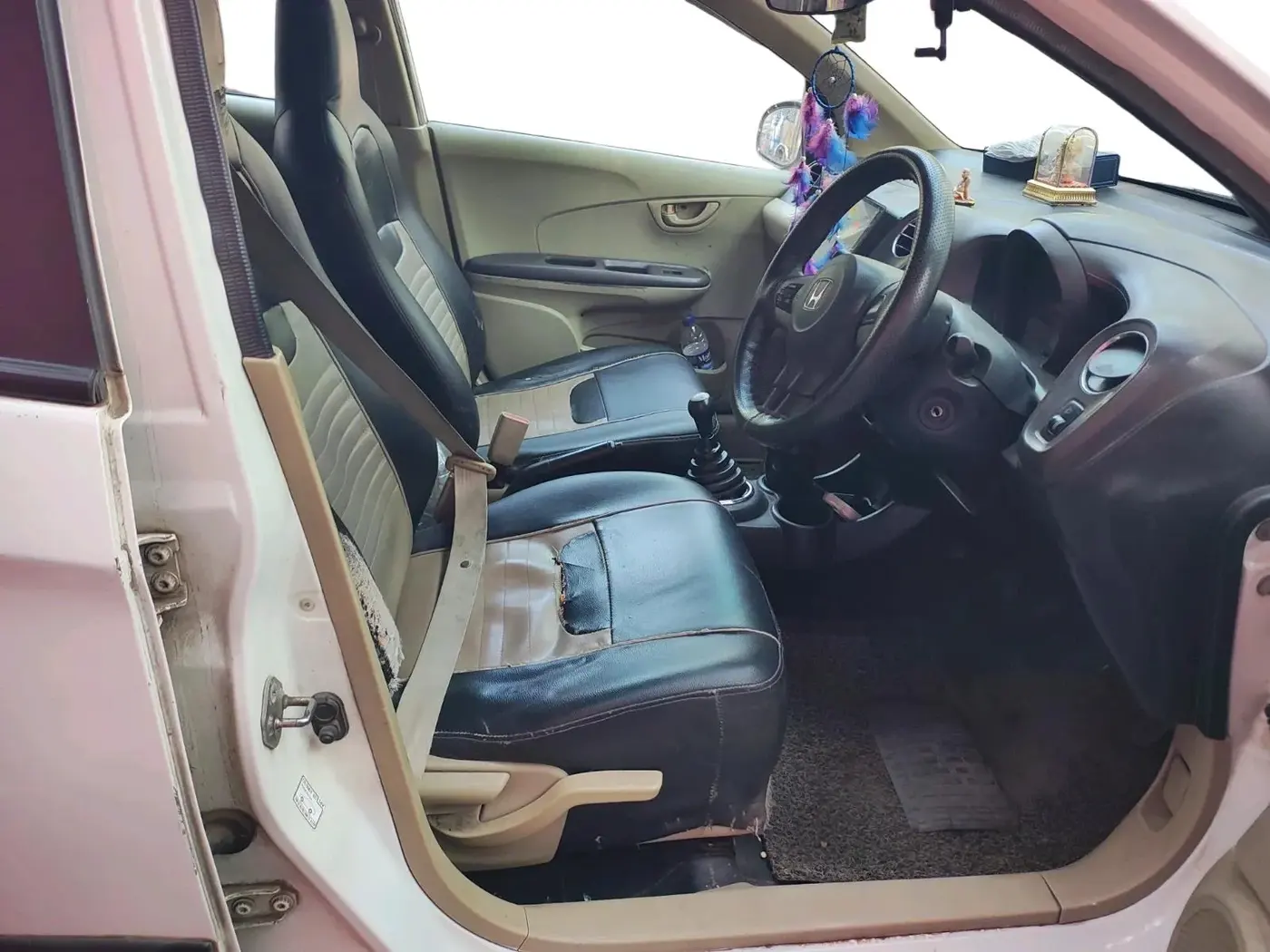 2013 Honda Amaze 1.2L I-VTEC S, CNG, Manual, 1,09,397 km, interior