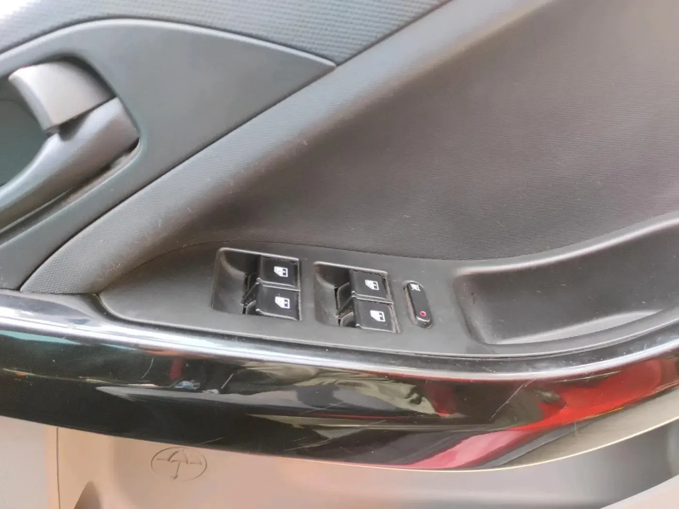 2018 Tata NEXON XM PETROL, Petrol, Manual, 72,801 km, interior