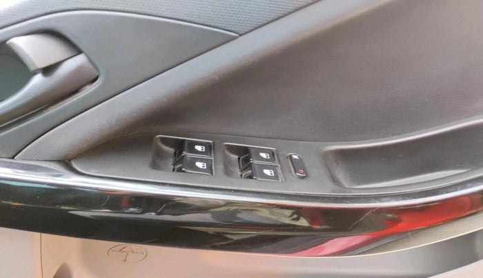 2018 Tata NEXON XM PETROL, Petrol, Manual, 72,801 km, interior