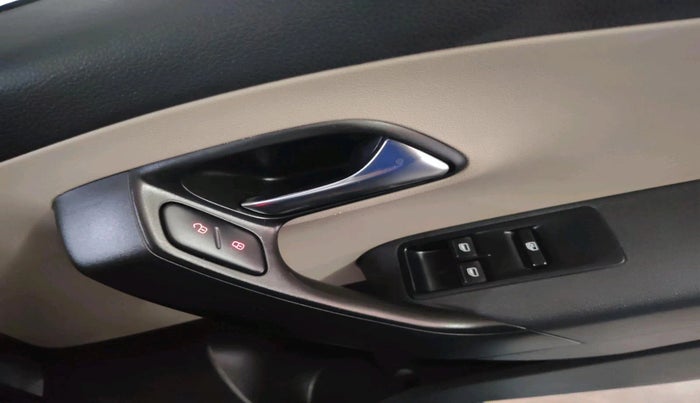 2011 Volkswagen Polo COMFORTLINE 1.2L PETROL, Petrol, Manual, 53,961 km, interior