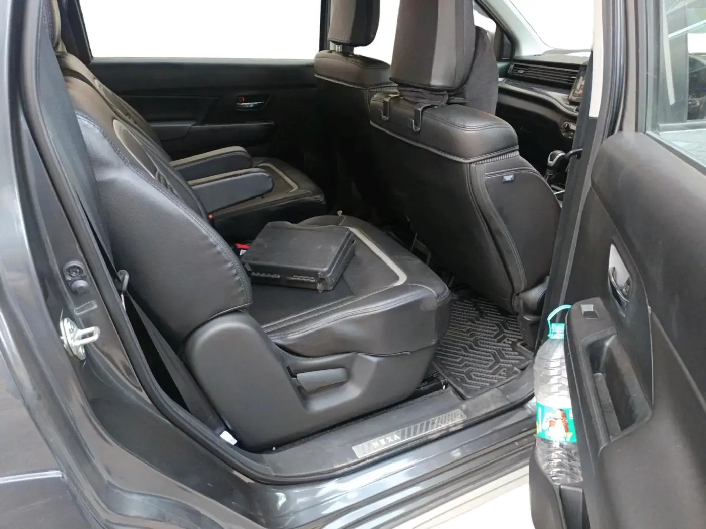 2025 Maruti XL6 ZETA AT, Petrol, Automatic, 9,942 km, interior