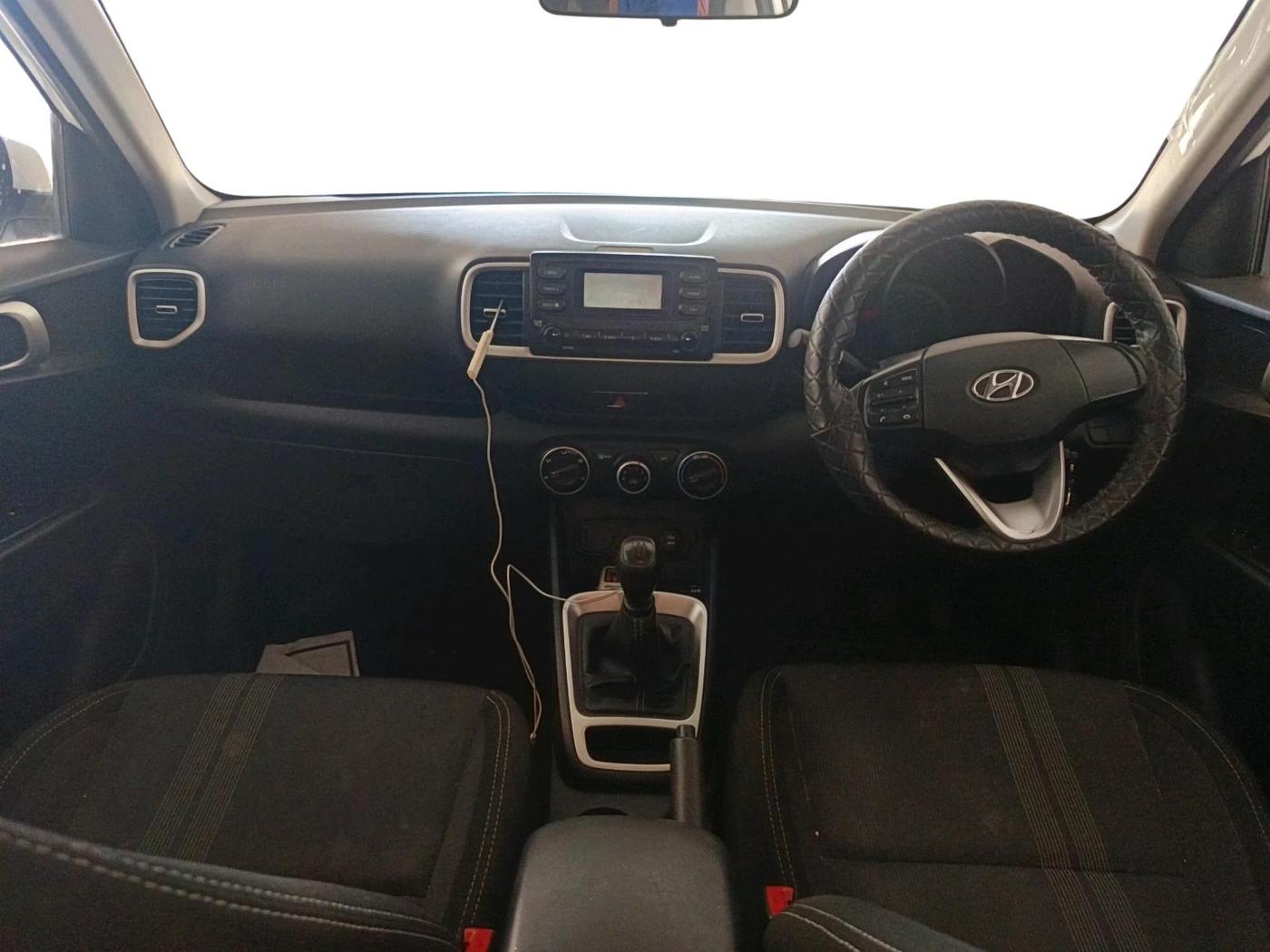 2020 Hyundai VENUE S 1.2, Petrol, Manual, 17,526 km, interior