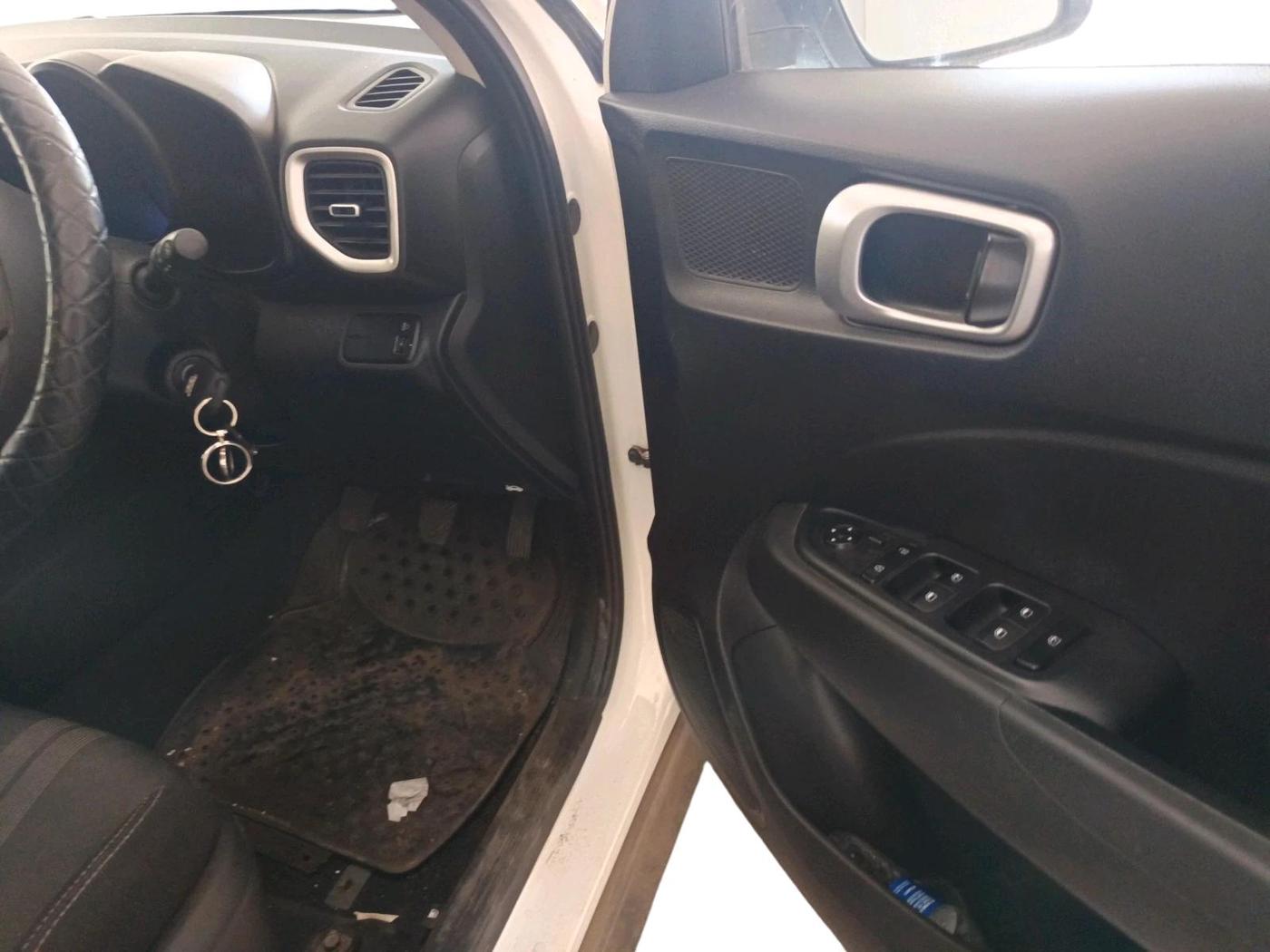2020 Hyundai VENUE S 1.2, Petrol, Manual, 17,526 km, interior