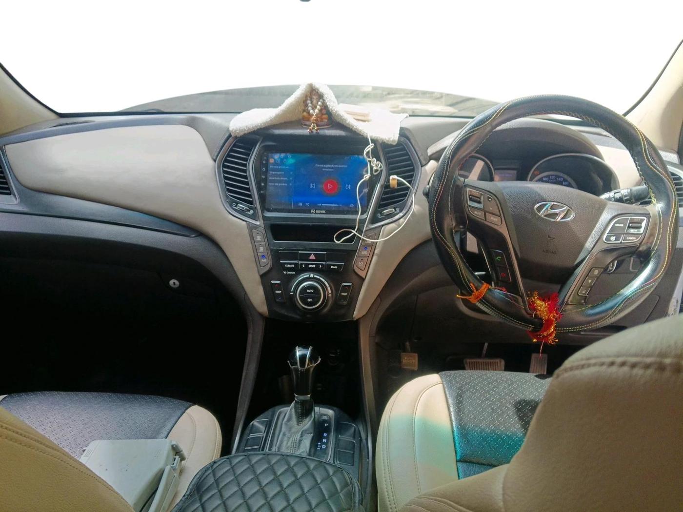 2015 Hyundai Santa Fe 2 WD AT, Diesel, Automatic, 92,430 km, interior