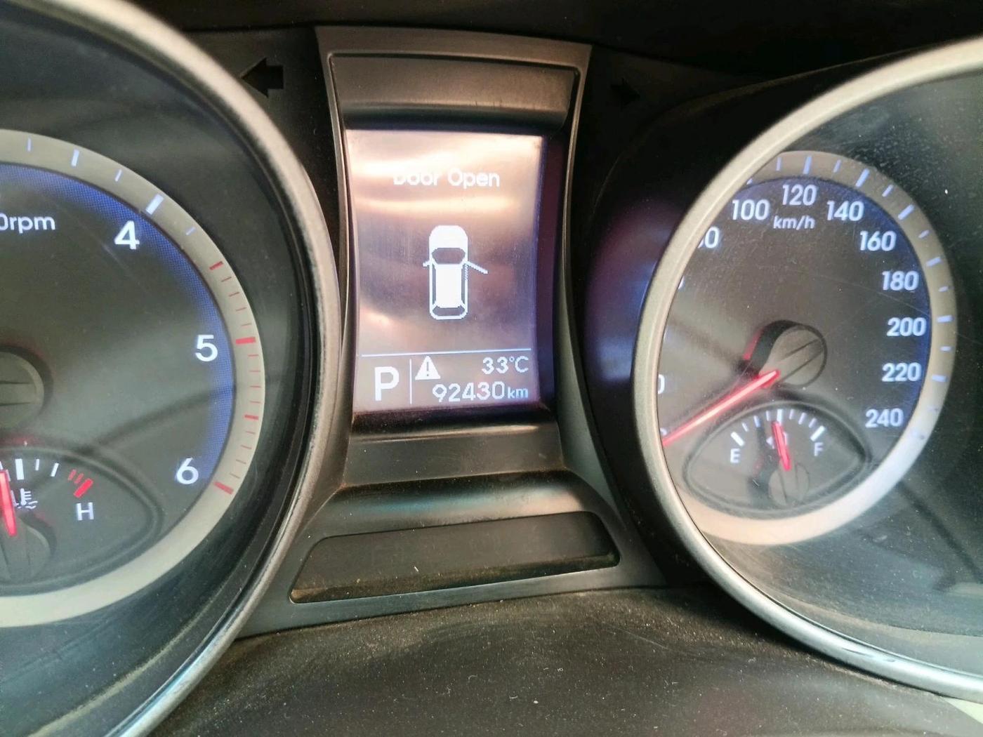 2015 Hyundai Santa Fe 2 WD AT, Diesel, Automatic, 92,430 km, interior
