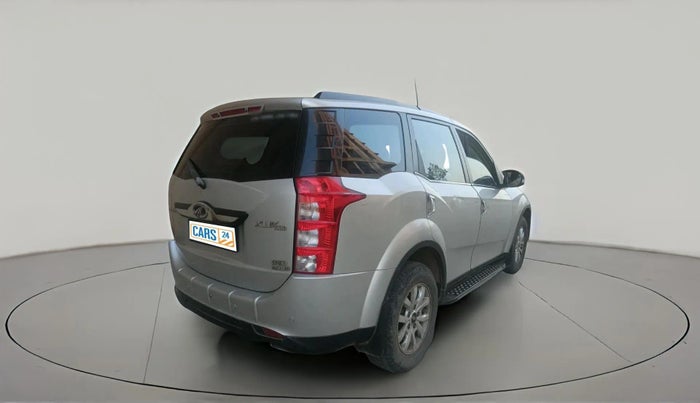 2016 Mahindra XUV500 W10 AT, Diesel, Automatic, 1,30,373 km, exterior
