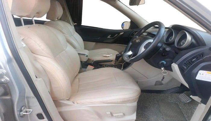 2016 Mahindra XUV500 W10 AT, Diesel, Automatic, 1,30,373 km, interior