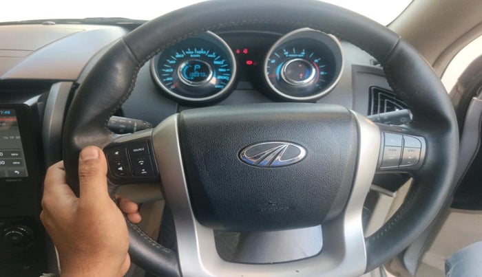 2016 Mahindra XUV500 W10 AT, Diesel, Automatic, 1,30,373 km, interior