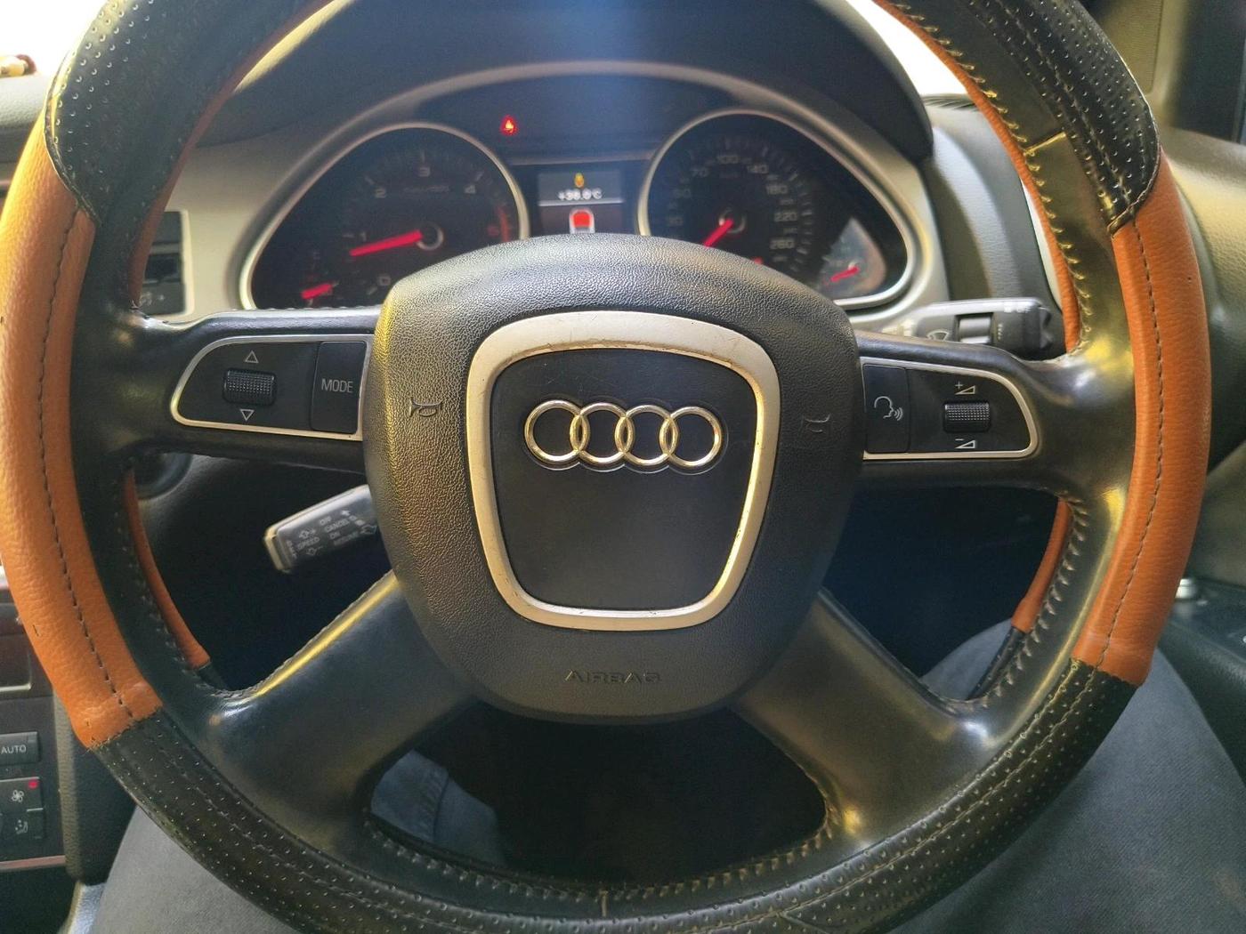 2011 Audi Q7 3.0 TDI QUATTRO, Diesel, Automatic, 1,03,348 km, interior