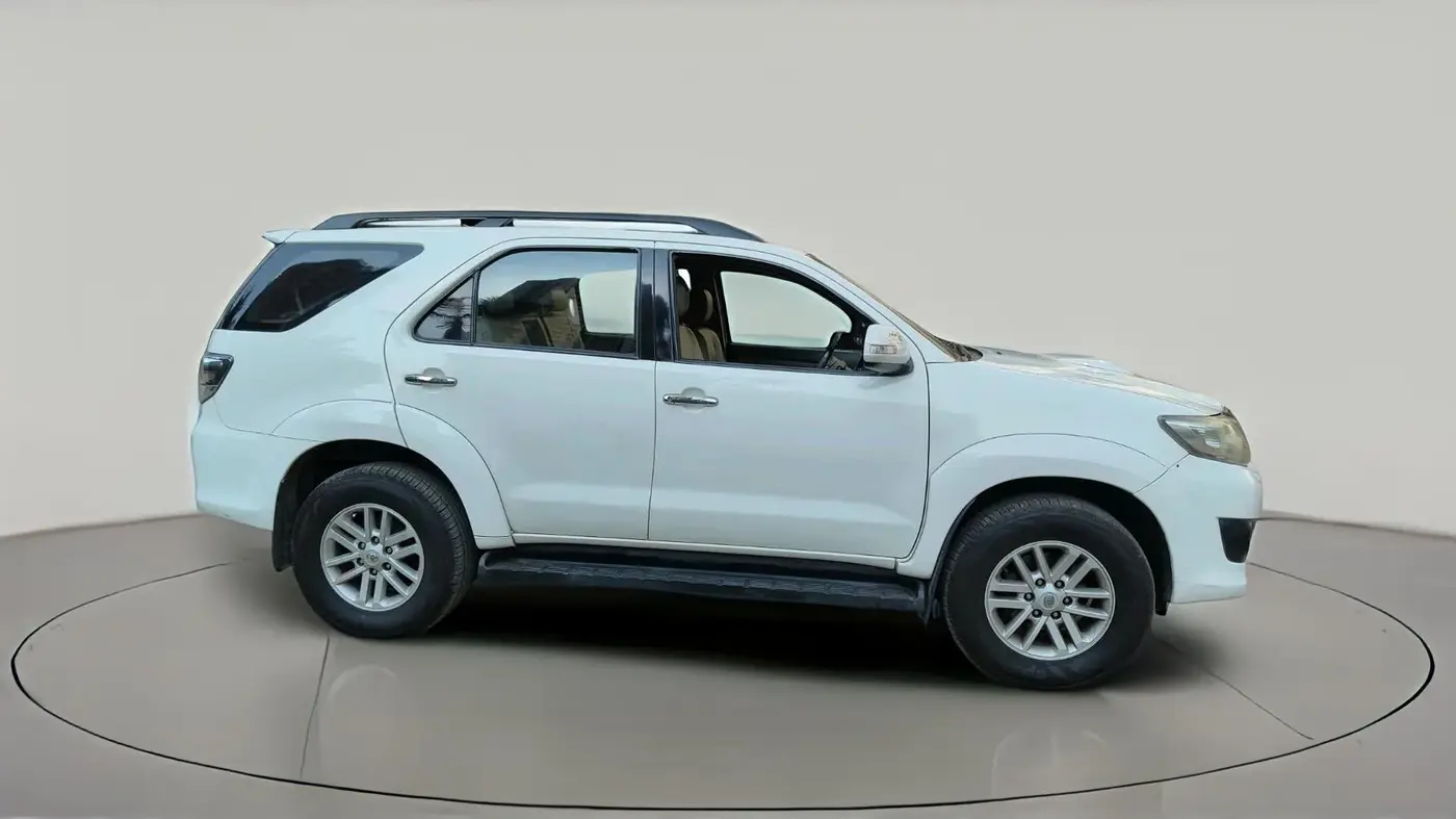2012 Toyota Fortuner 3.0 4X2 AT, Diesel, Automatic, 75,812 km, exterior
